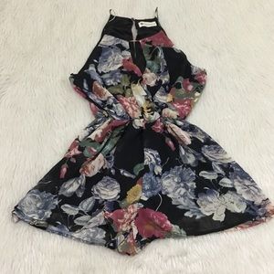 Impeccable pig women’s floral summer romper size medium